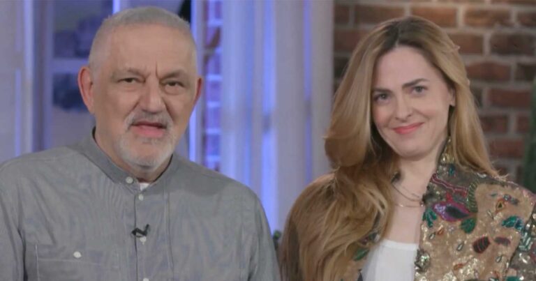 Νίκος Πορτοκάλογλου: Το μεγάλο ευχαριστώ στην φορτισμένη αυλαία για το «Μουσικό κουτί»