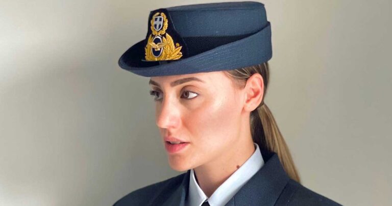 Κορακάκη: «Τιμή να φοράω τη στολή και το εθνόσημο και ως αξιωματικός»