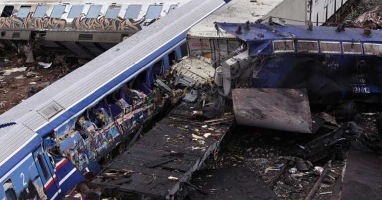 Τέμπη: «Ο σταθμάρχης ήταν με ιερóδουλη μέσα στο σταθμαρχείο τη μοιραία νύχτα» – Η καταγγελία από τον Νίκο Πλακιά