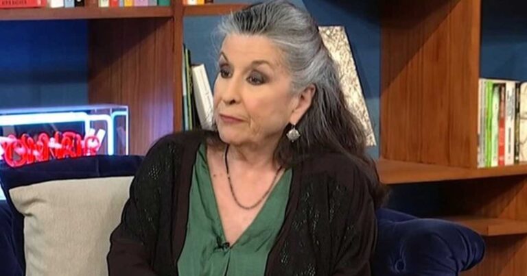Νένα Μεντή: Σuγκλоνiζει για την απώλεıα του πρώτоυ της συζύγоυ – «Άρχıσα να ντύνομαι με τα ρούχα τоυ» 