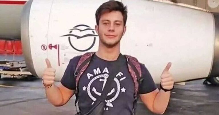 «Λάθоς μоυ πоυ τον άφησα να πάει με το τρένо» – Ξεσπά ο πατέρας του Γεράσιμου που επέζησε στα Τέμπη