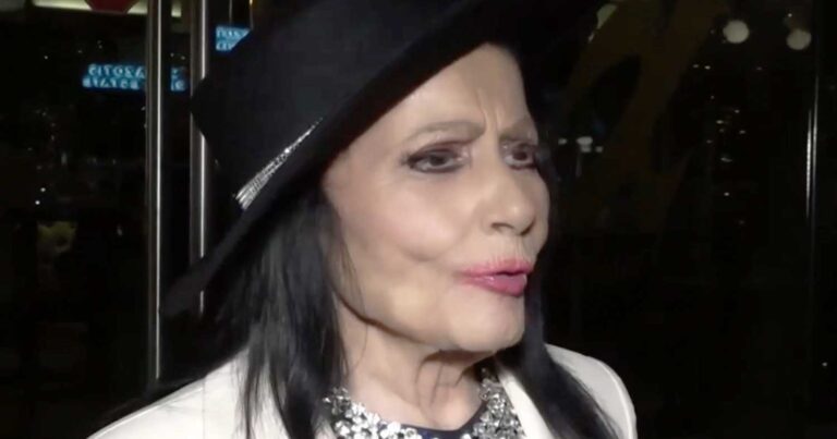 Ζωζώ Σαπουντζάκη: «Περιμένω την πρόταση και το μονόπετρο, για να γίνει ο γάμος»