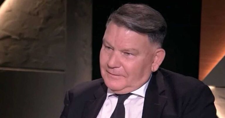 Σuγκίνησε ο Αλέξης Κούγιας στην Έλενα Παπαβασιλείου: «Με έσωσε συγγενή σας» – «Ναι, ο αδερφός του παππού μου»