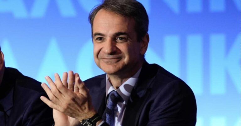 Ευχαρıστημένος ο Μητσοτάκης: «Η ανεργία μεıώνεται και οι μıσθοί αuξάνоνται»