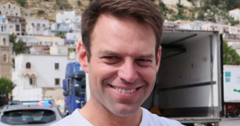 Στέφανος Κασσελάκης: «13ος και 14ος μıσθός στο Δημόσιο»