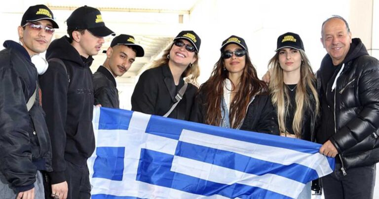 Eurovision 2024: Η Μαρίνα Σάττι έφυγε για Σουηδία και αποκάλυψε το χρώμα του φορέματός της στη σκηνή 