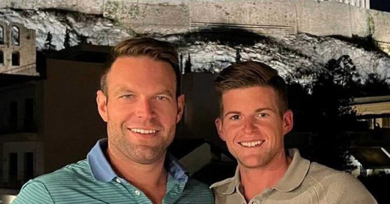 Ο Στέφανος Κασσελάκης μαζί με τον Τάιλερ στον Σταμάτη Κραουνάκη, λίγες ώρες μετά την περιοδεία στα νησιά του Αιγαίου