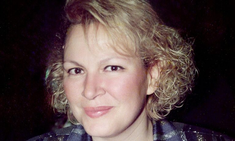 Έφυγε από τη ζωή η τραγουδίστρια Βάσια Παππά