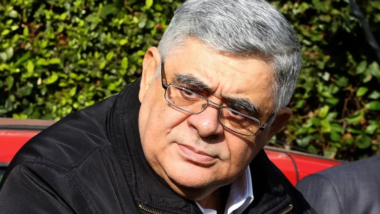 Ανατpοπή με τον Νίκο Μιχαλολιάκο