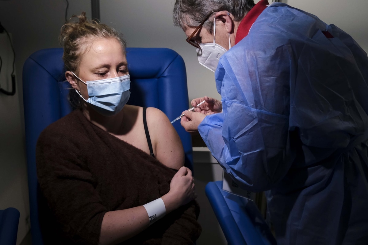 16 02 2021 heysel vaccination center covid 19000341613487903