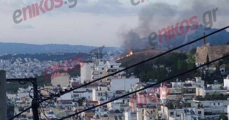Φωτιά στο Άλσος Βεΐκου – Μεγάλη κινητοποίηση της Πυροσβεστικής