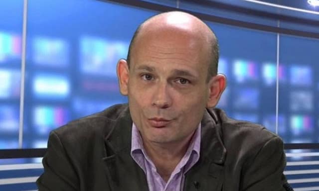 Πολύ άσχημα νέα για τον δημοσιογράφο Πάρι Καρβουνόπουλο