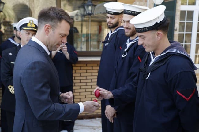 270bf331df8445c7896e99d491bfd5f9 1