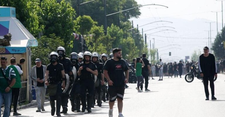 Επεισόδια στη Λεωφόρο μεταξύ οπαδών του Παναθηναϊκού και της ΕΛ.ΑΣ.