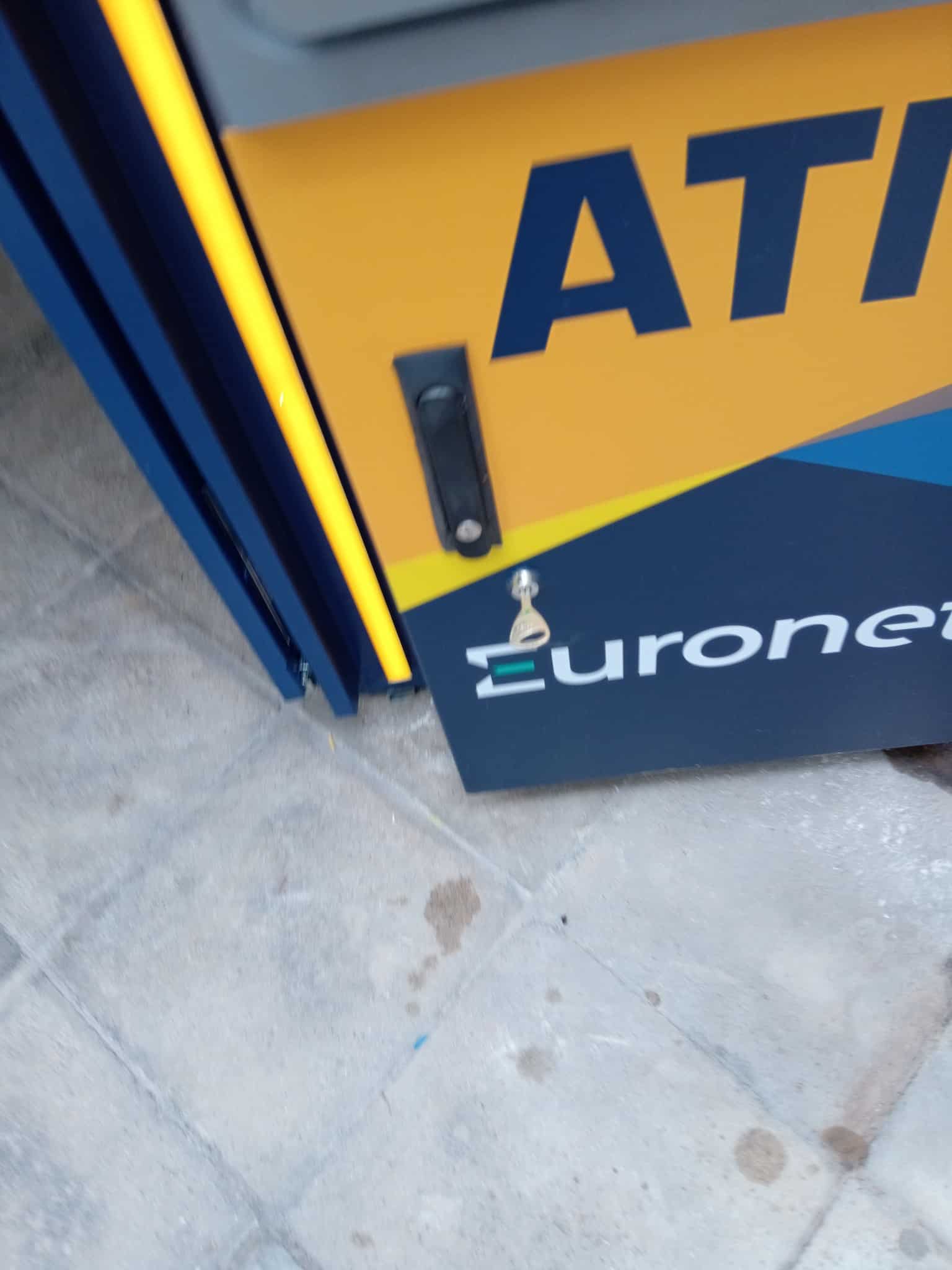 Απίστευτο: Ξέχασαν το κλειδί πάνω σε ΑΤΜ στο κέντρο της Αθήνας 1 441896309 3723199354635685 9122911985331793725 n