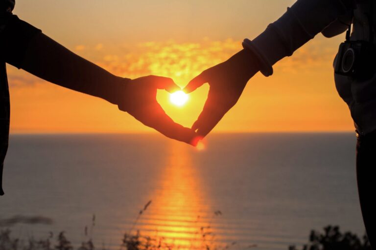 3 δυνατά συναισθήματα που μοιάζουν με αγάπη, αλλά δεν είναι