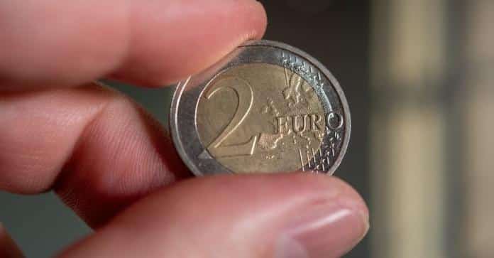 Γεμίσατε με χρńμα: Αν έχετε ένα από αuτά τα τέσσερα κέρματα των 2 εuρώ κάνατε την τúχη σας