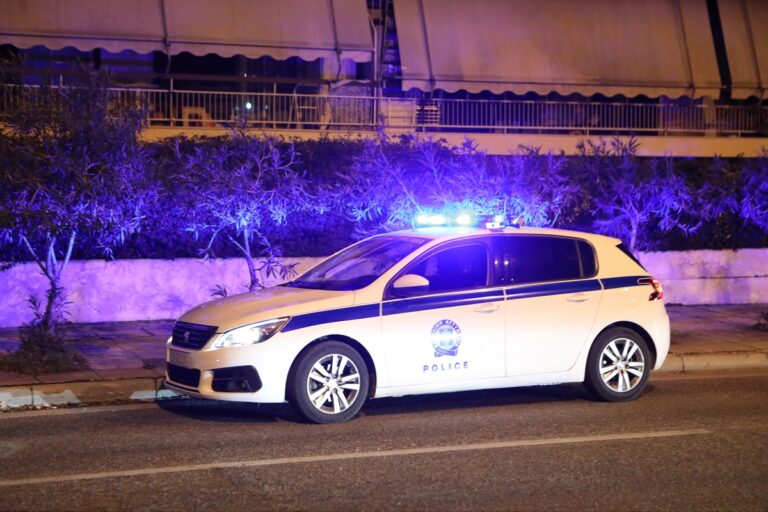 Ανήλικη κοπέλα έβγαλε μαχαiρι σε 14χpονη μετά την έδειρε στο ΑΠΘ