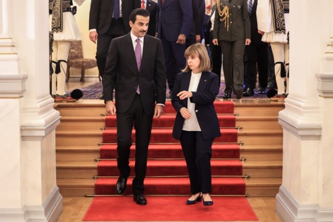 Ο Εμίρης του Κατάρ στο Μέγαρο Μαξίμου - Εντυπωσιακή αυτοκινητοπομπή με πολυτελή οχήματα 6 b38f8140fcaa4c30a87c9e81c8530bee