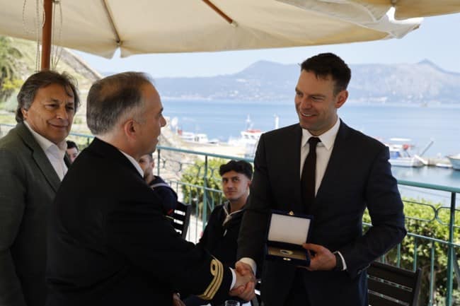 ccaa69a6ffcc4d9a8b44fc6d88bc7c6f