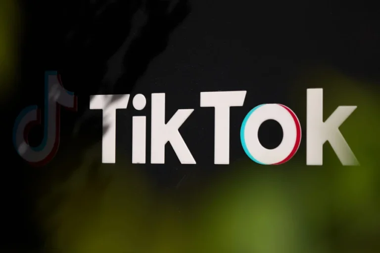 «Βóμβα» με το TikTok –  H Ευρώπη έτοιμη να το απαγορεύσει σε όλες τις χώρες