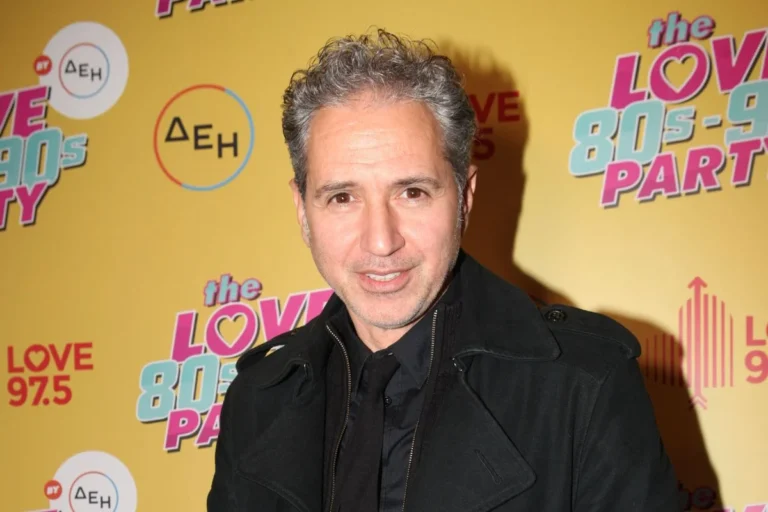 Δημήτρης Κόκοτας: Ανοιγοκλείνει τα μάτια του ο τραγουδιστής – Τα νεότερα για την εξέλιξη της υγείας του