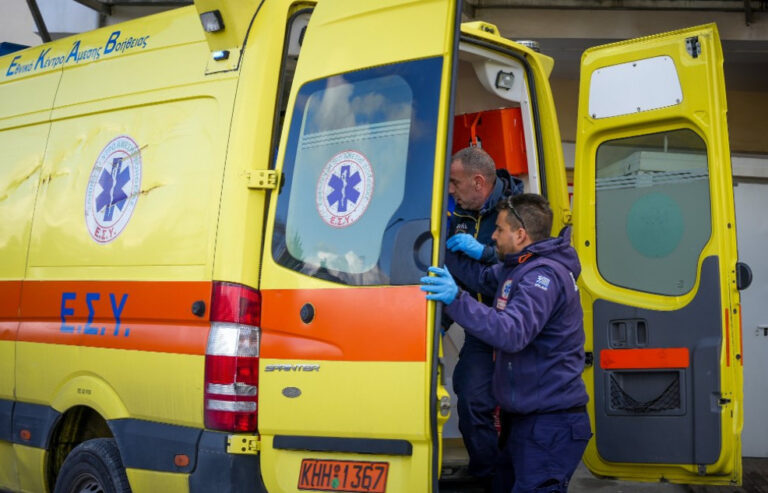 14χρονος έχασε δυο δάκτυλα από κροτίδα που έσκασε στο χέρι του