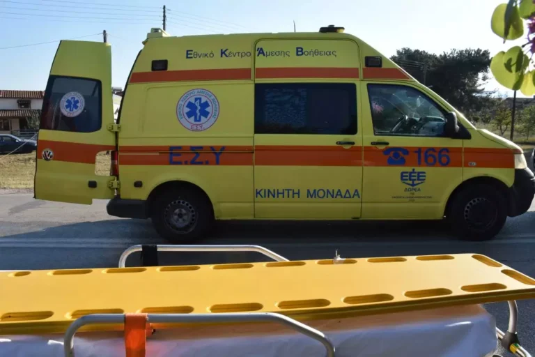 Μητέρα με το έξι μηνών βρέφος της παρασύρθηκαν από αυτοκίνητο – Σε σοβαρή κατάσταση το μωρό