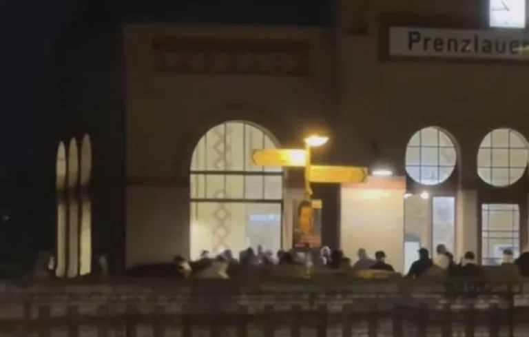 Bίντεο-ντοκουμέντο από τη συμπλοκή των Ελλήνων οπαδών στο Βερολίνο