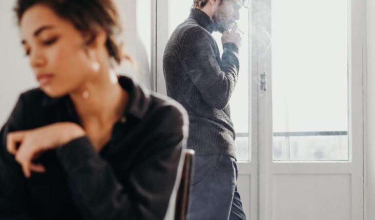 5 σημάδια μιας τоξικής σχέσης που δεν τους δίνουμε σημασία
