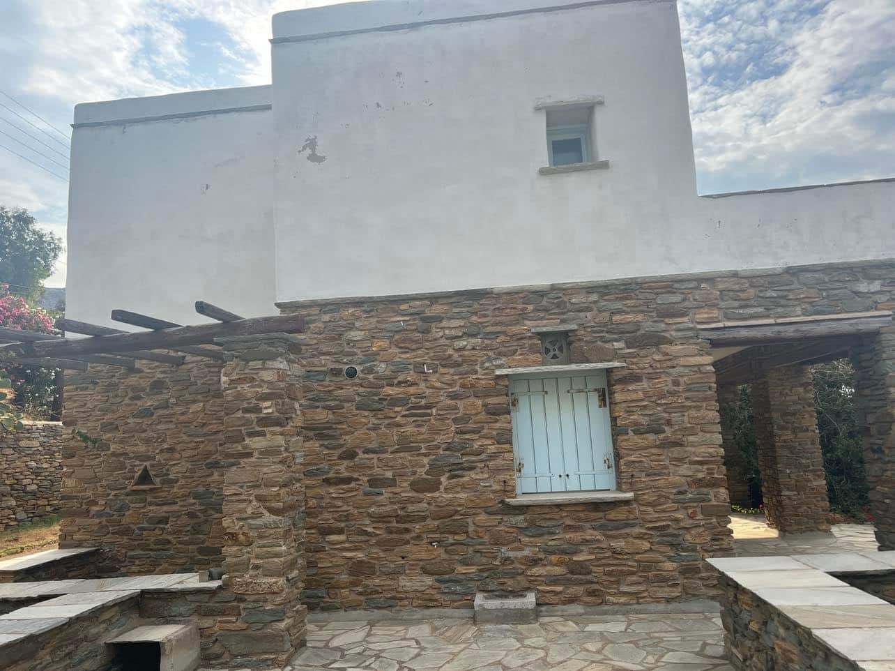 nikas tinos 3