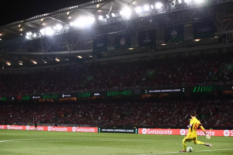 Ολυμπιακός – Φιορεντίνα: Φίλαθλος υπέστη καρδιακό επεισόδιο στον τελικό του Conference League