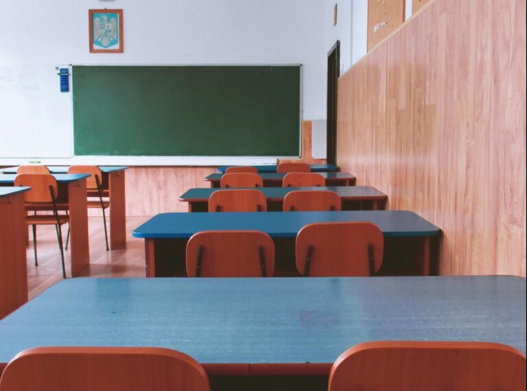 Πανıκός στην Λαμία:  Μαζική τροφική δηλητηρίαση μαθητών – Τι έφαγαν