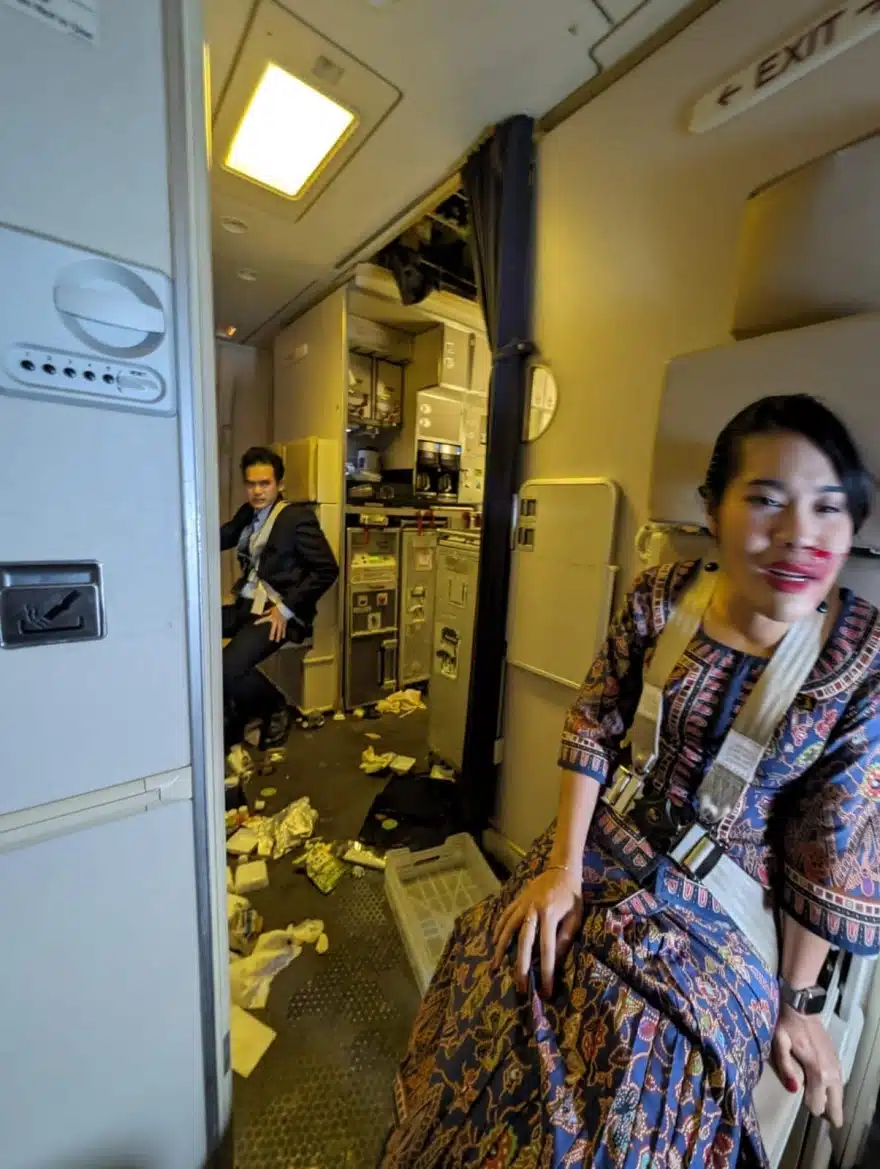 Singapore Airlines – Αuτός είναι ο νεκpός επιβάτης μετά την «βουτιά» 1800 μέτρων 4 singapore airlines