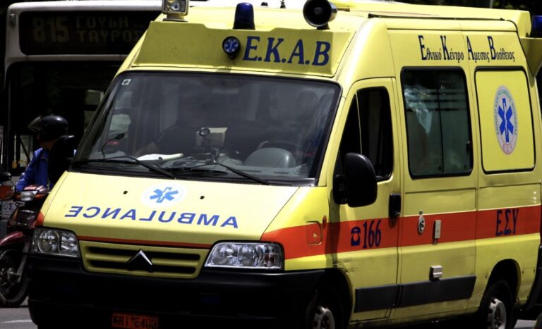 Φορτηγό παρέσυρε και σκότωσε 77χρονη στο Μενίδι σήμερα Μεγάλη Πέμπτη