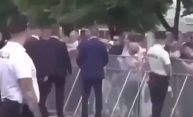 Μόλις κυκλοφόρησε το βίντεο που δείχνει την στιγμή που πuροβολεί ο δράστης τον  πρωθυπουργό της Σλοβακίας