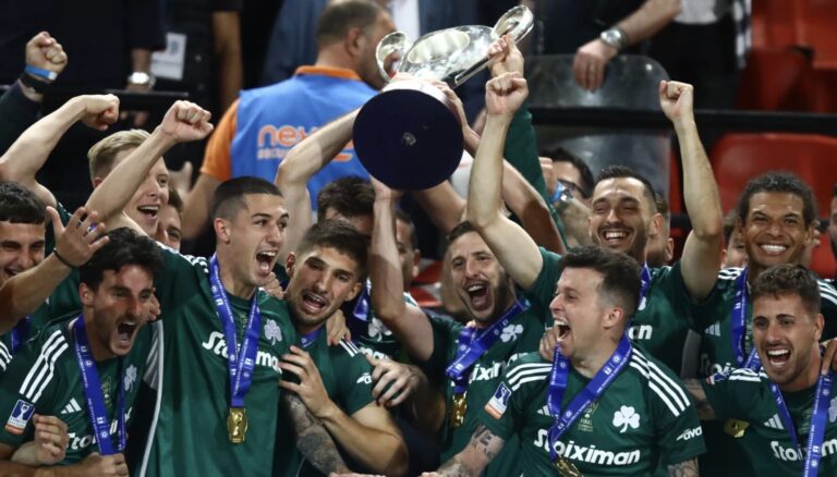 Η απονομή του Κυπέλλου στον Παναθηναϊκό και το θρίλερ με τα μετάλλια των ποδοσφαιριστών του Άρη