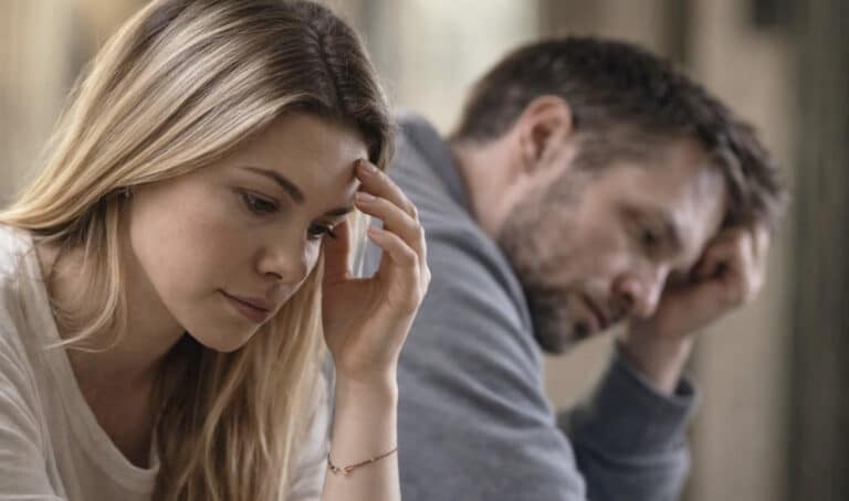 Ο άντρας μου κανόνισε να μετακομίσουμε μόνιμα στη Γερμανία, χωρίς να με ρωτήσει & σκέφτομαι το διαζύγιο. Είμαι λάθος;