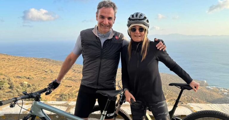 Η ανάρτηση του Μητσοτάκη για το Πάσχα: Η συμβουλή για το ποδήλατο και τη χώνεψη