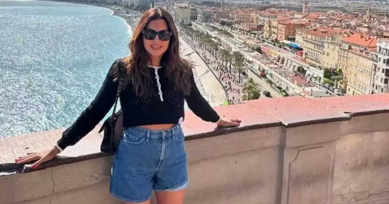 Σταματίνα Τσιμτσιλή: Διακοπές στη Γαλλική Ριβιέρα με τον σύζυγό της, Θέμη Σοφό και τα τρία παιδιά τους