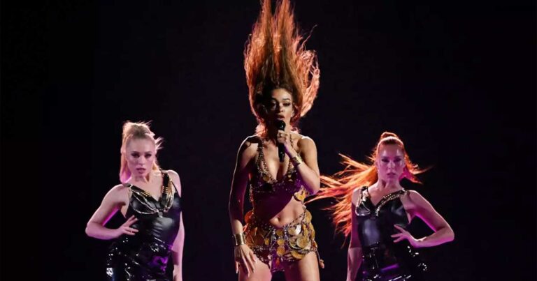 Eurovision: Το BBC αποθέωσε την Ελένη Φουρέιρα για την εμφάνιση της στον πρώτο ημιτελικό