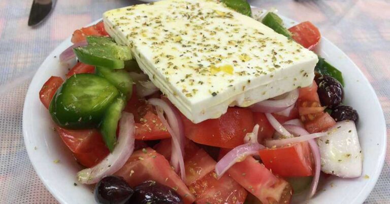 Η νούμερο ένα σαλάτα στον κόσμο είναι ελληνική – Στην 3η θέση η χωριάτικη – Σαρώνει η ελληνική κουζίνα συνεχώς