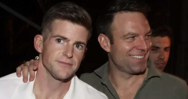 Στέφανος Κασσελάκης – Ταϊλερ Μάκμπεθ: Το «μυστικό» που κρύβει το προσκλητήριο του γάμου τους