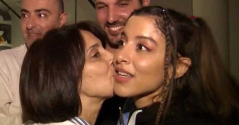 Μαρίνα Σάττι: Η μητέρα και ο αδελφός της στο πλευρό της στη Eurovision – Τι δήλωσαν στην κάμερα