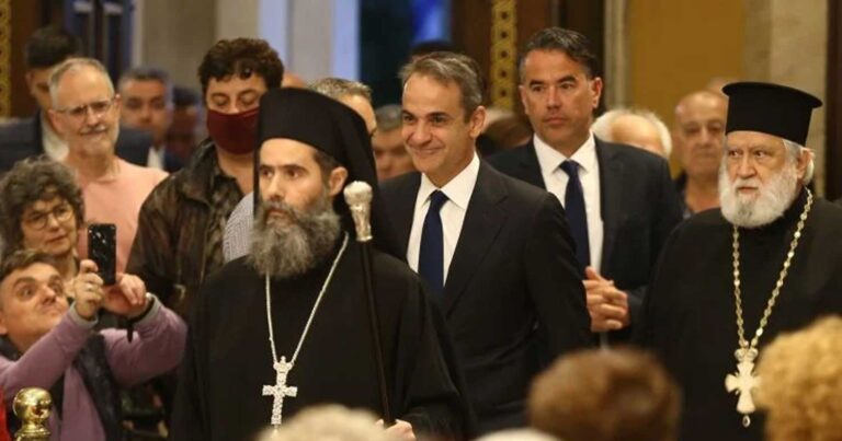 Κυριάκος Μητσοτάκης: Στη Μητρόπολη Αθηνών για τη Λειτουργία της Μεγάλης Πέμπτης