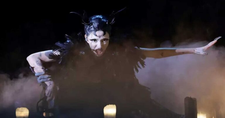 Eurovision 2024: Με ξόρκια και κέρατα η Ιρλανδία προκάλεσε ξανά – Η εμφάνιση στον τελικό