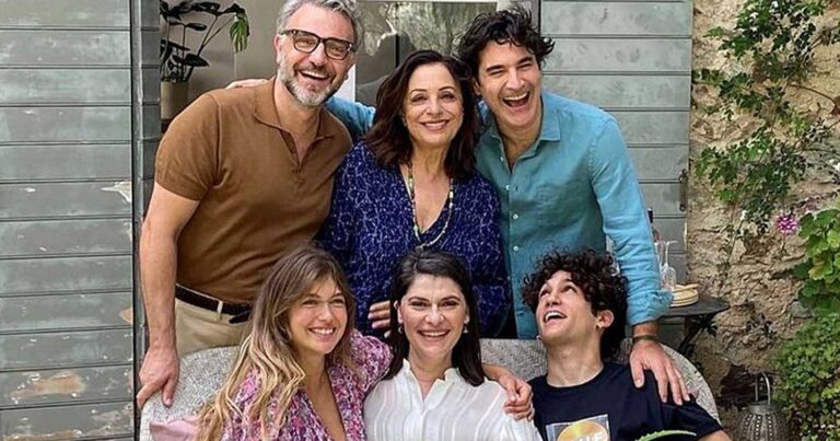 Xάρις Αλεξίου: «Με το Maestro είναι σαν να ξαναμπήκα στη ζωή των Ελλήνων – Στην αρχή δεν πίστευα πολύ στον εαυτό μου»