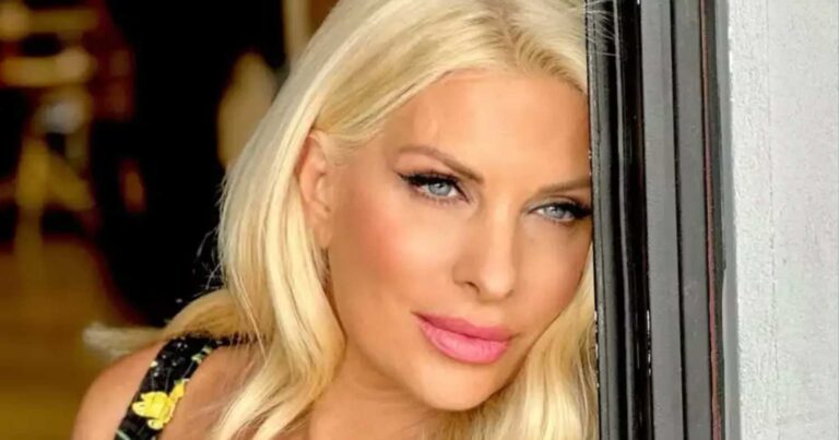 Ελένη Μενεγάκη: Η φωτογραφία χωρίς ίχνος μακιγιάζ από το κρεβάτι της