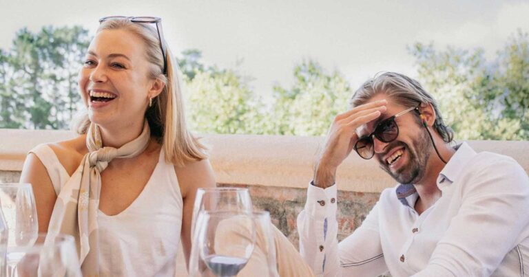 Οι άνθρωποι που βρίσκουν την αληθινή αγάπη σε μεγαλύτερη ηλικία υιοθετούν αυτές τις 9 συνήθειες