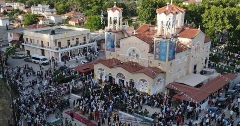 Άγιος Ιωάννης Ρώσσος: Κοσμοσυρροή στη λιτανεία παρουσία του Αρχιεπισκόπου Ιερώνυμου